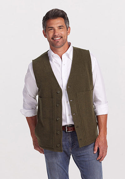 Model wearing Baker vest - Forest | Matthew is 6’, wearing a size L