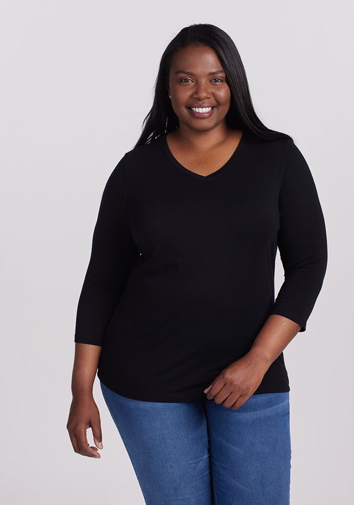 Model wearing Elena v-neck - Black | Le'Quita is 5'11", wearing a size XL