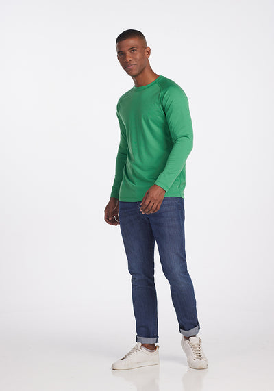 Model wearing Essential tee - Cactus Green