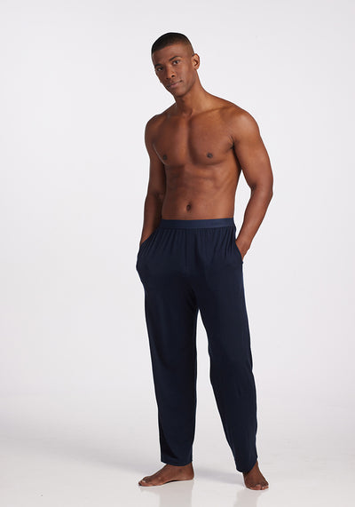 Model wearing Arlo bottoms - Navy