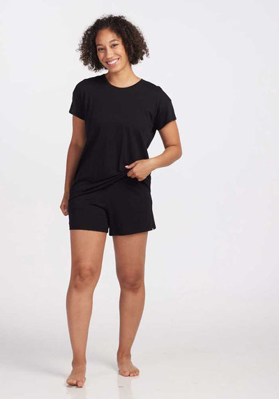 Model wearing Adley pajamas - black | Tori is 5'7", wearing a size S