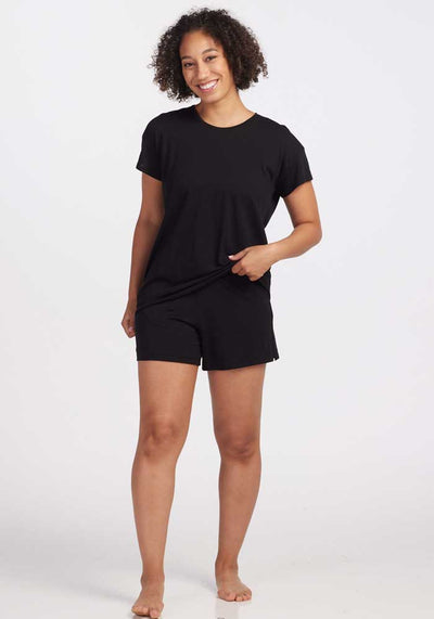 Model wearing Adley Pjs - Black | Tori is 5'7", wearing a size S