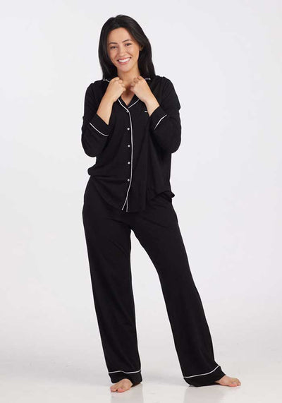 Model wearing harper pajamas- black | Sarah is 5'8", wearing a size S