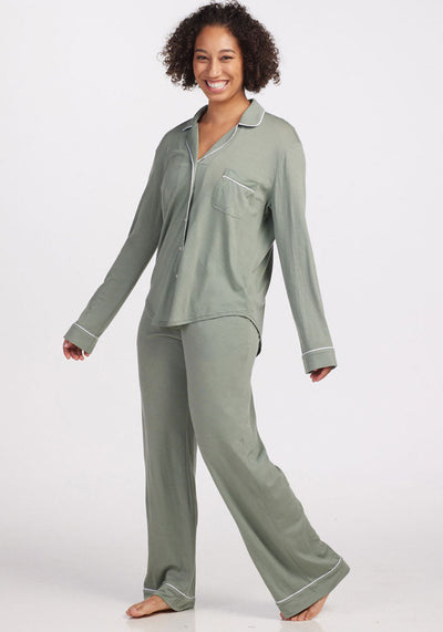 Harper Pajama Set - Mint | Tori is 5'7", wearing a size S