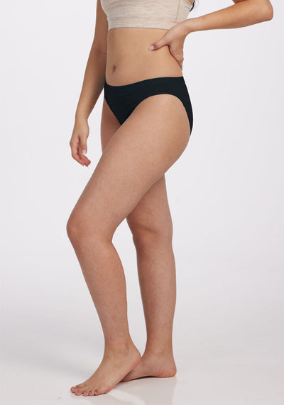 Model wearing Roxie bikini - black