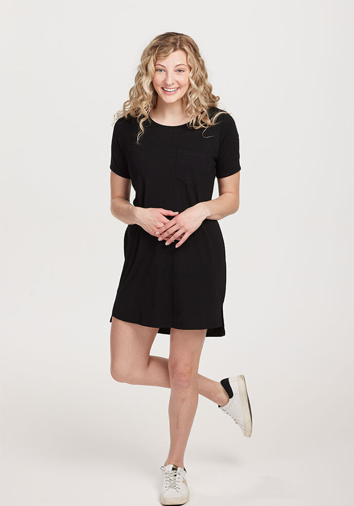 Model wearing lexie dress - black